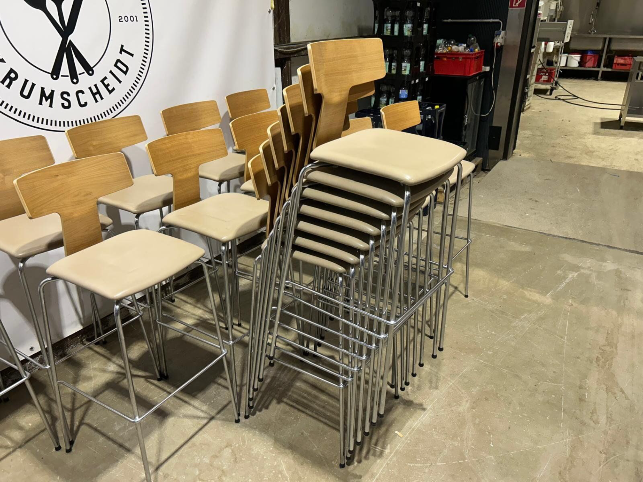 18 Barhocker/Barstühle/ Gastronomie
