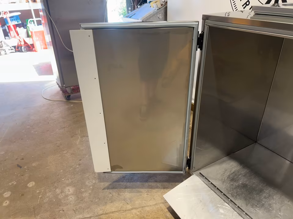Konfiskatkühler/ Mülltonnenkühler/ Abfallkühler/ 2x 240 Lit Tonnen