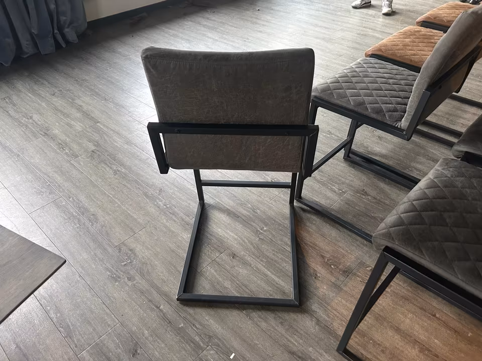 4 Hocker/ Stühle/ Hochstühle/ Design/ Industrie-Stil