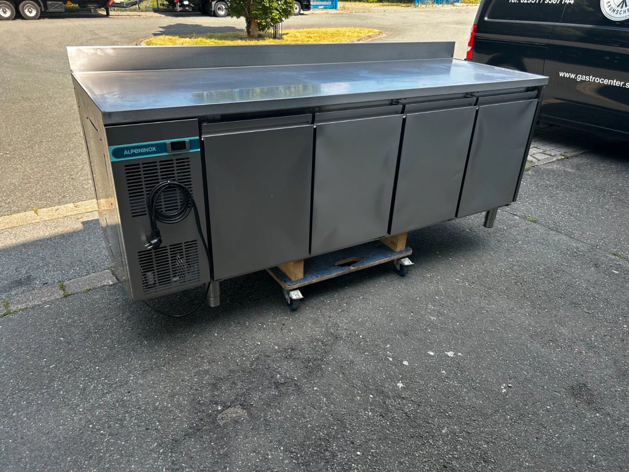 Alpeninox Premium Kühltisch 215x70cm/GN 1/1
