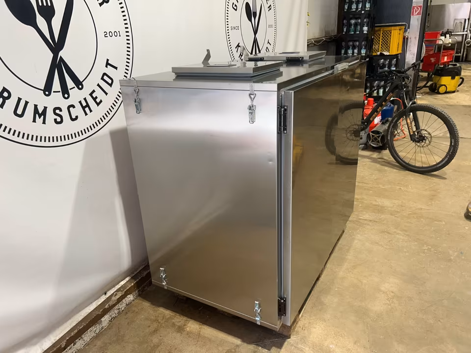 Konfiskatkühler/ Mülltonnenkühler/ Abfallkühler/ 2x 240 Lit Tonnen