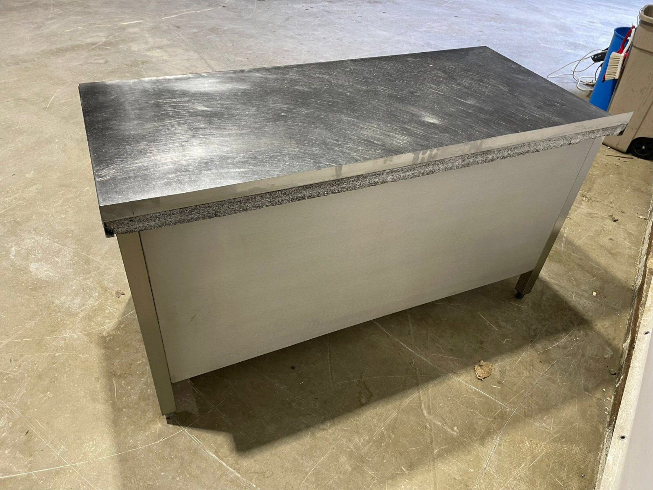 Arbeitsschrank/ Edelstahlschrank Arbeitstisch/ 150