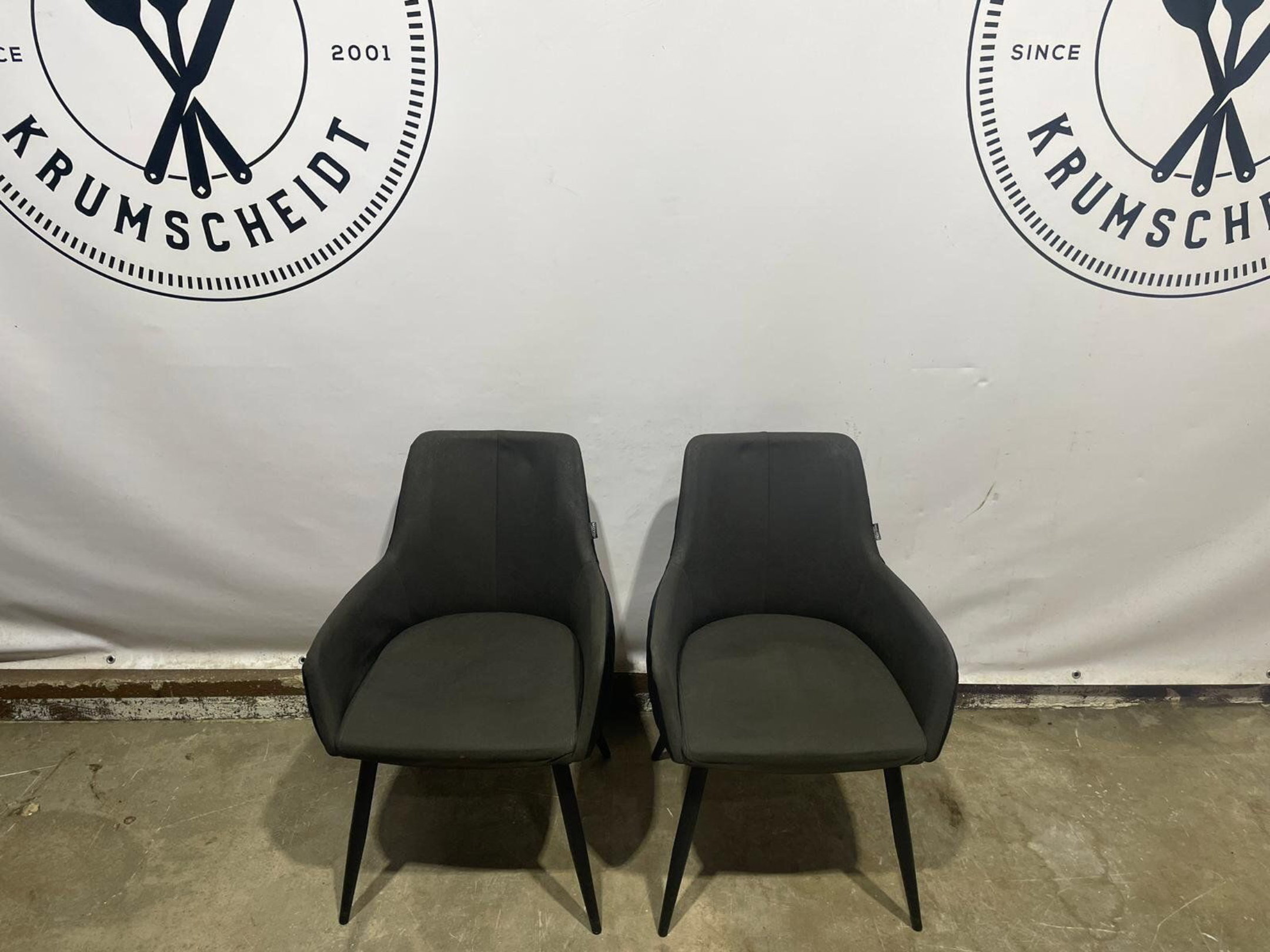 2 Stühle/ Bestuhlung/ Kunstlederpolsterung KOM Krom