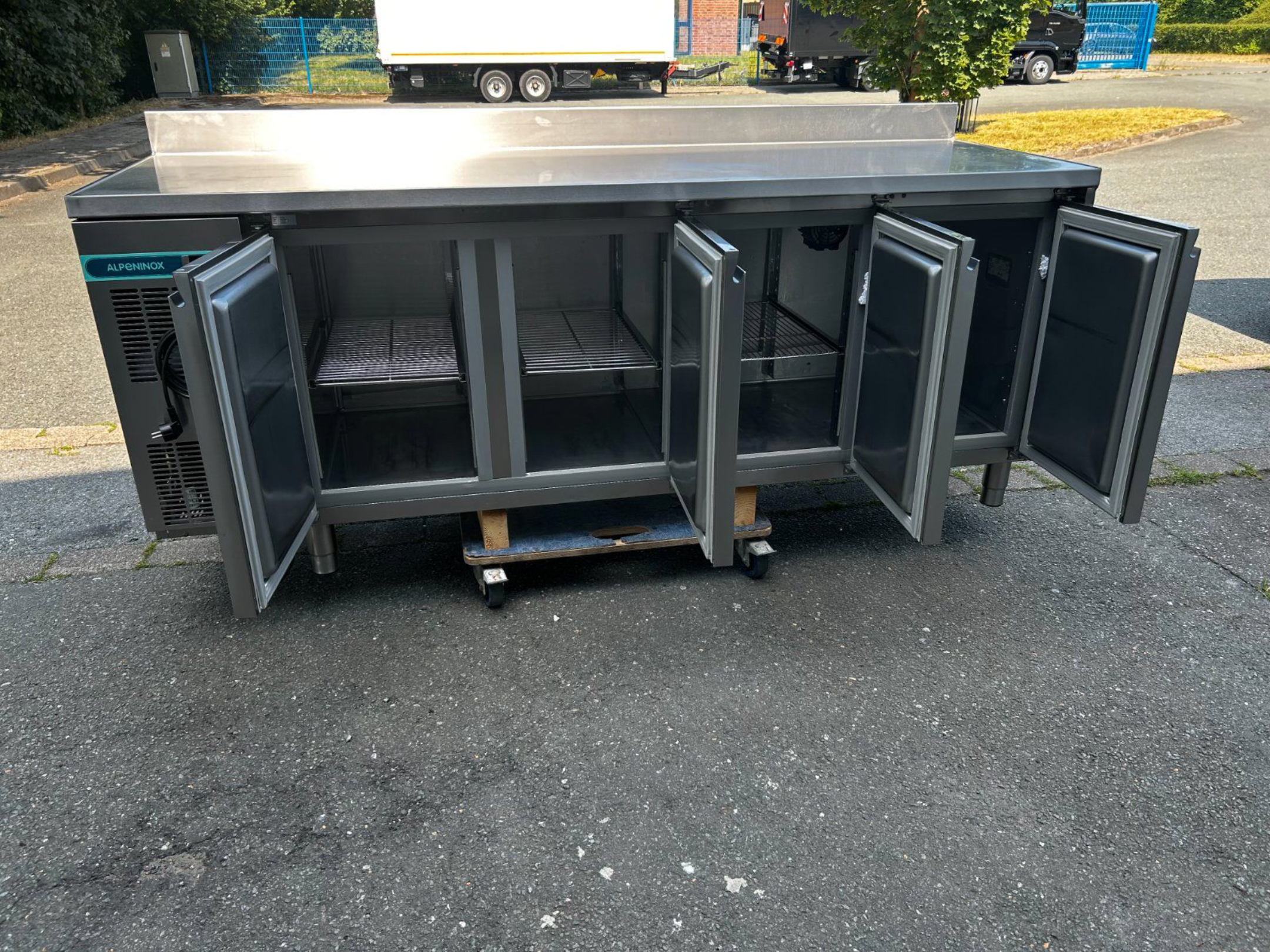 Alpeninox Premium Kühltisch 215x70cm/GN 1/1