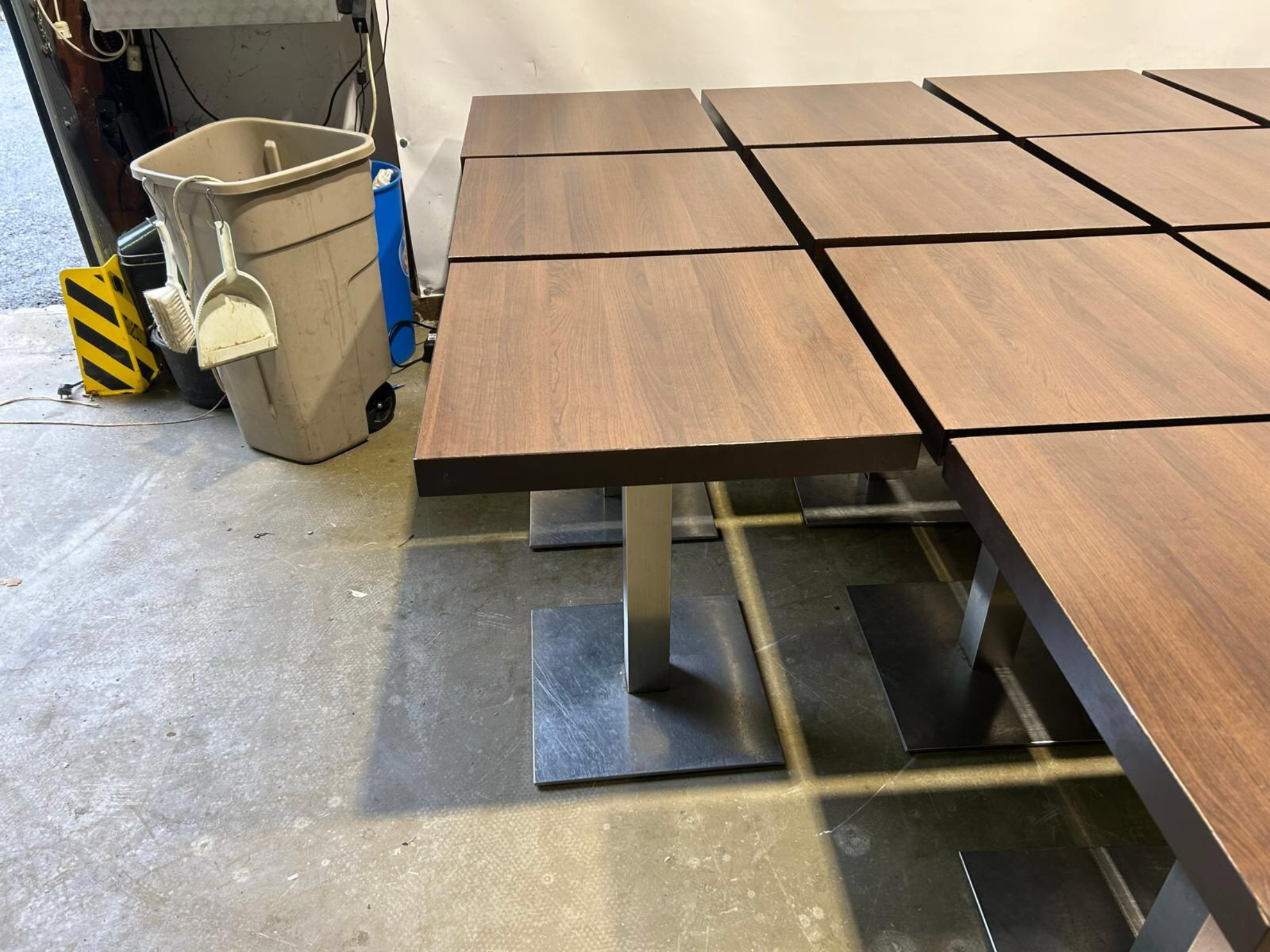 22 Tische/ Bistrotische/ Stammtische/ 65x 65