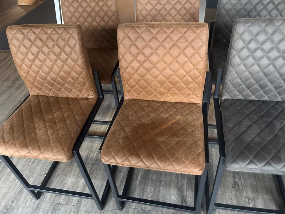 4 Hocker/ Stühle/ Hochstühle/ Design/ Industrie-Stil