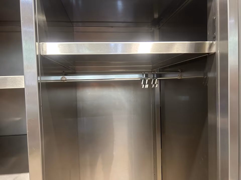 Edelstahl Spind/ Spint/ Arbeitsschrank/ Schrank/ Umkleideschrank