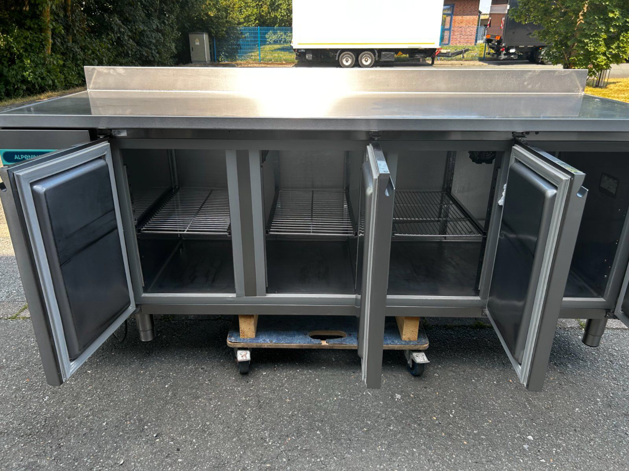Alpeninox Premium Kühltisch 215x70cm/GN 1/1
