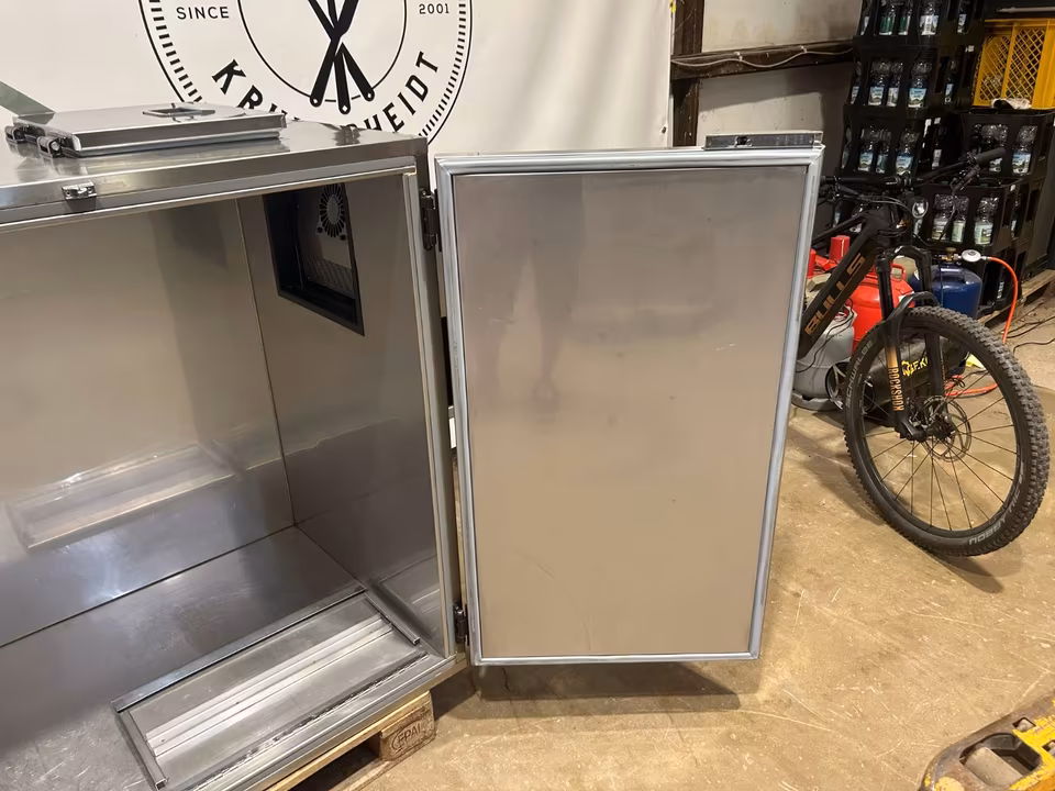 Konfiskatkühler/ Mülltonnenkühler/ Abfallkühler/ 2x 240 Lit Tonnen