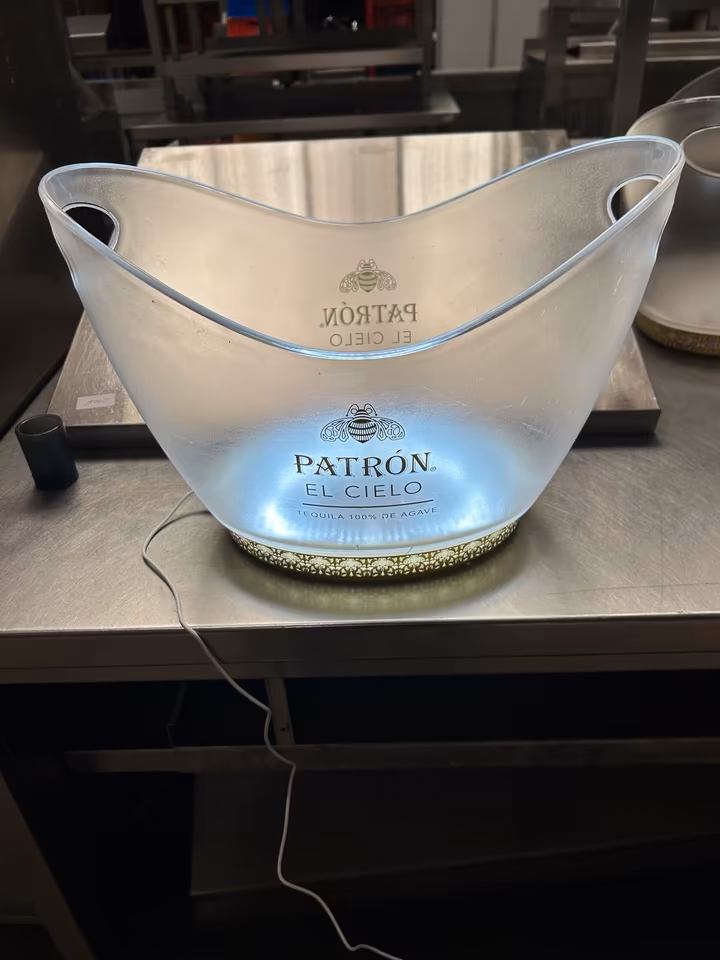 Eiskühler beleuchtet Patron Tequila, Gastronomie