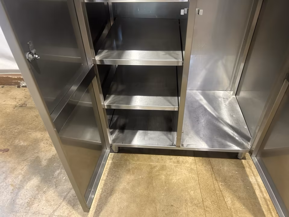 Edelstahl Spind/ Spint/ Arbeitsschrank/ Schrank/ Umkleideschrank